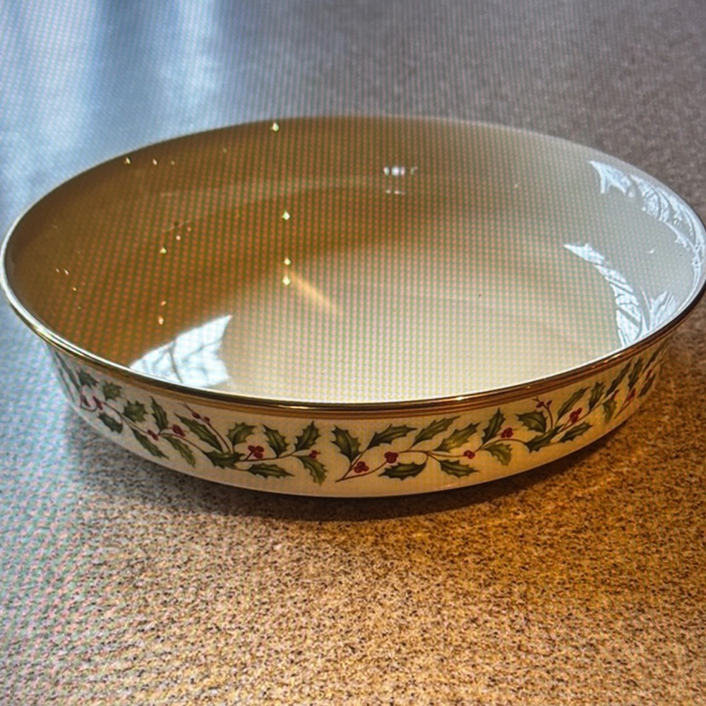 Lenox holiday classic Holly Berry China Bowl New